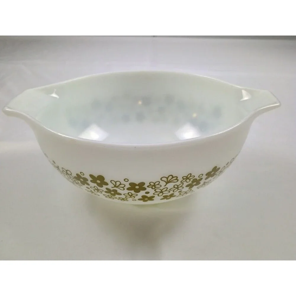 Vintage Pyrex 443 Spring Blossom Cinderella Bowl 2.5 Qt White Green Flowers 70s